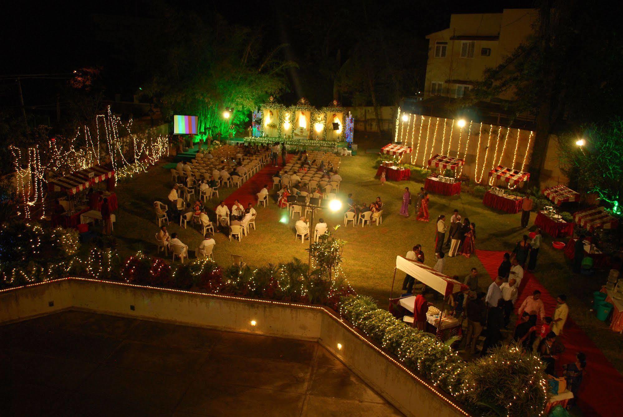 Hotel Paradise - Mysore Dasaprakash Group Buitenkant foto